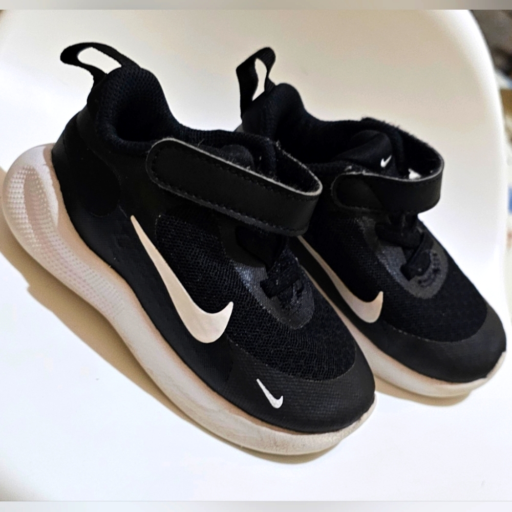Nike Revolution Baby/Toddler Shoes - Size 6